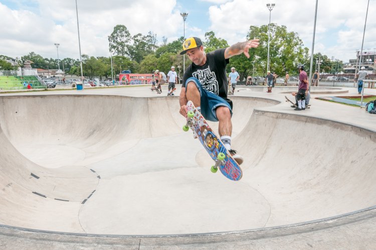 Rafael Sevilha: O Mestre das Ruas sobre Skate uma incrivel historia, Edição nº 170 - skate, com Capa e Entrevista Exclusiva.